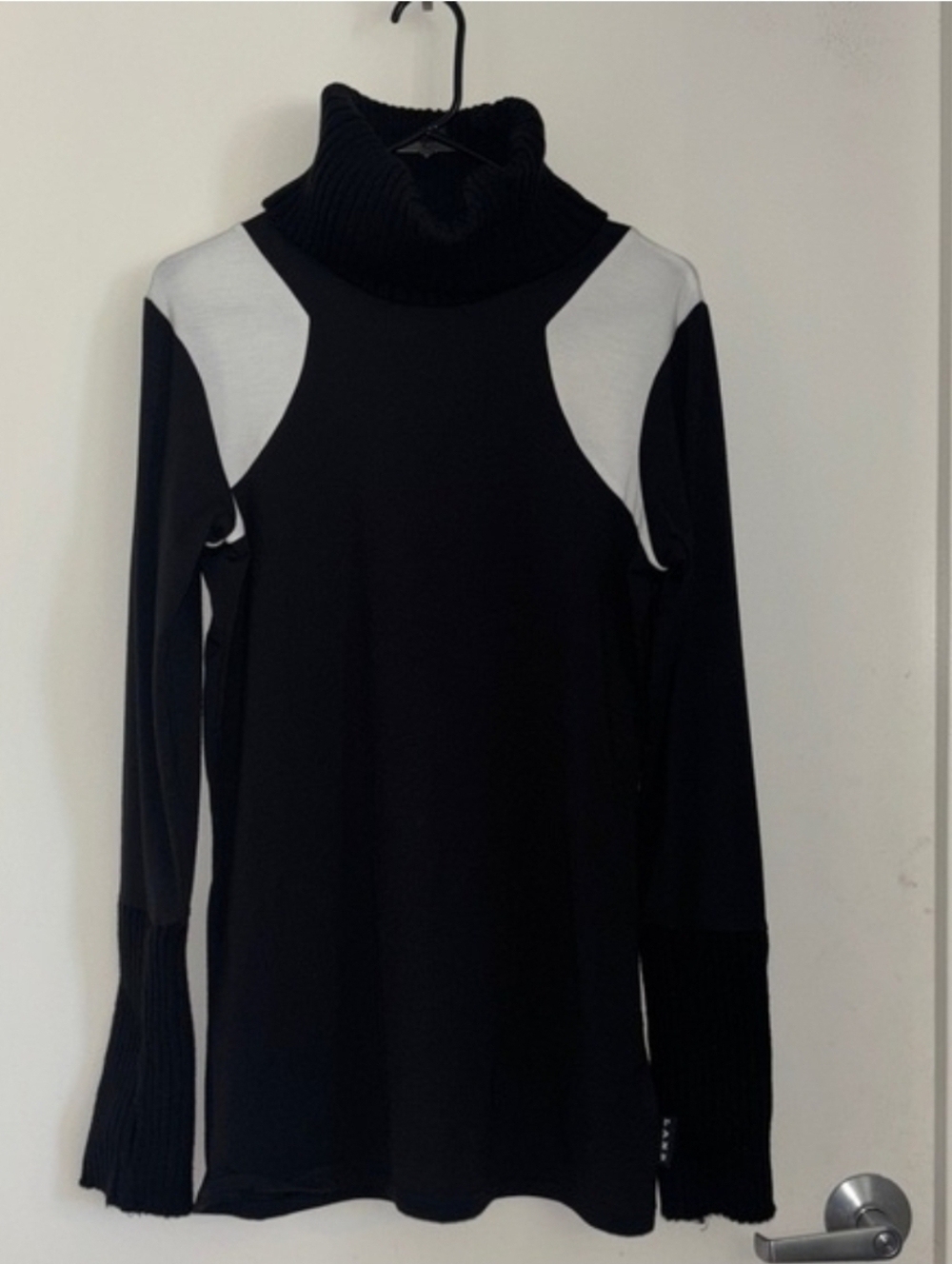 L.A.M.B x Burton XL sweater